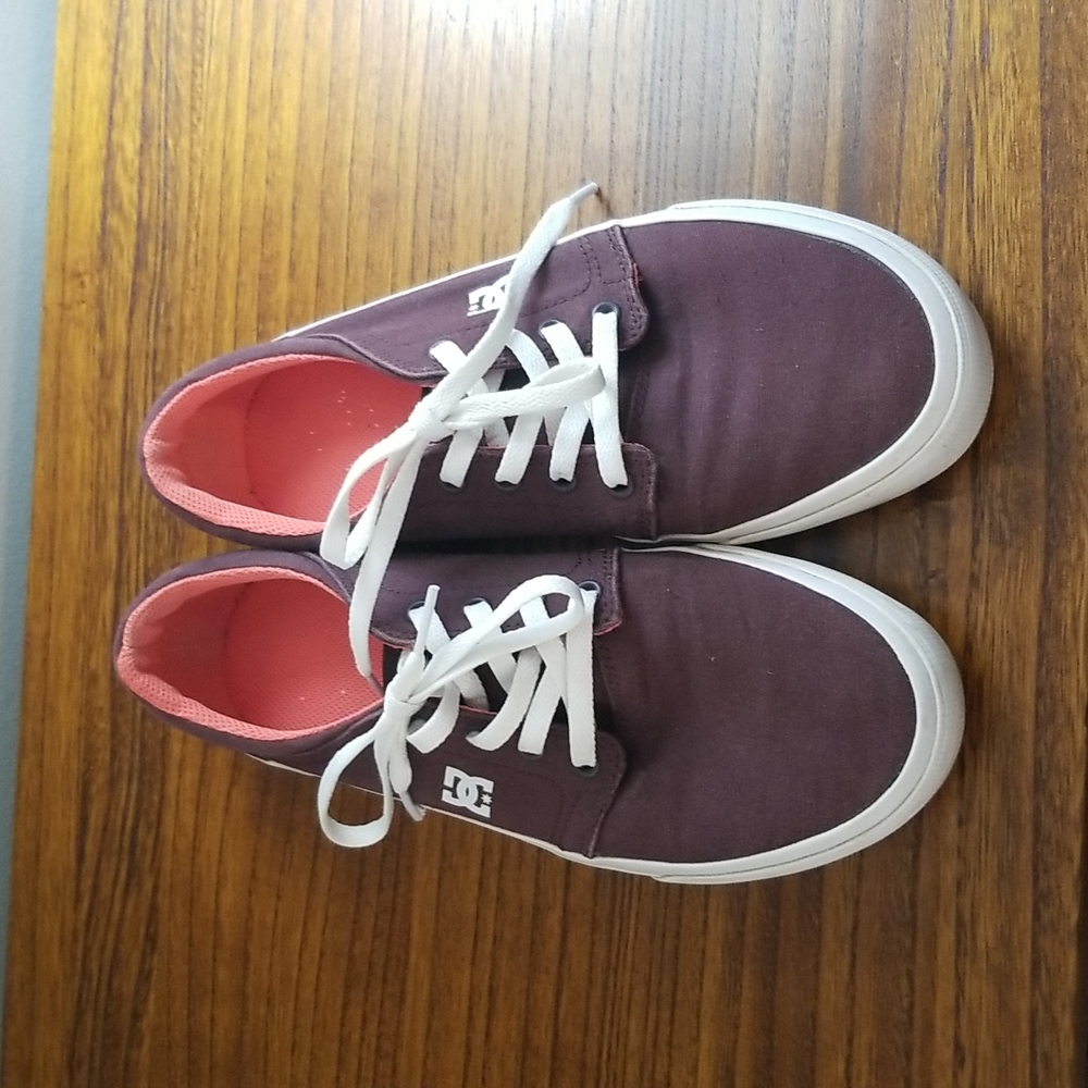 DC women's canvas shoes